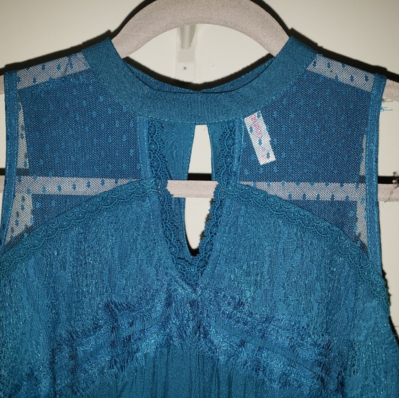 Blue Ladies Summer Top NWT sz small - Picture 2 of 5